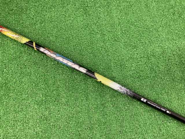 中古ゴルフ The ATTAS 6（X） テーラーメイド用スリーブ 41.625インチ